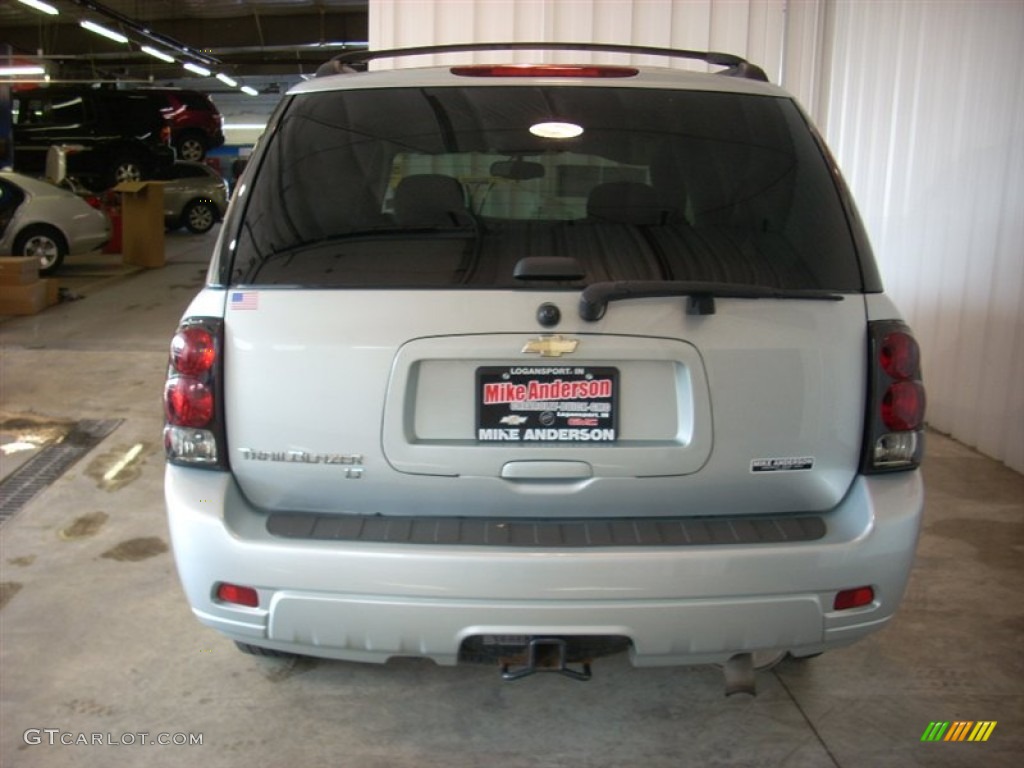 2008 TrailBlazer LT 4x4 - Moondust Metallic / Light Gray photo #4