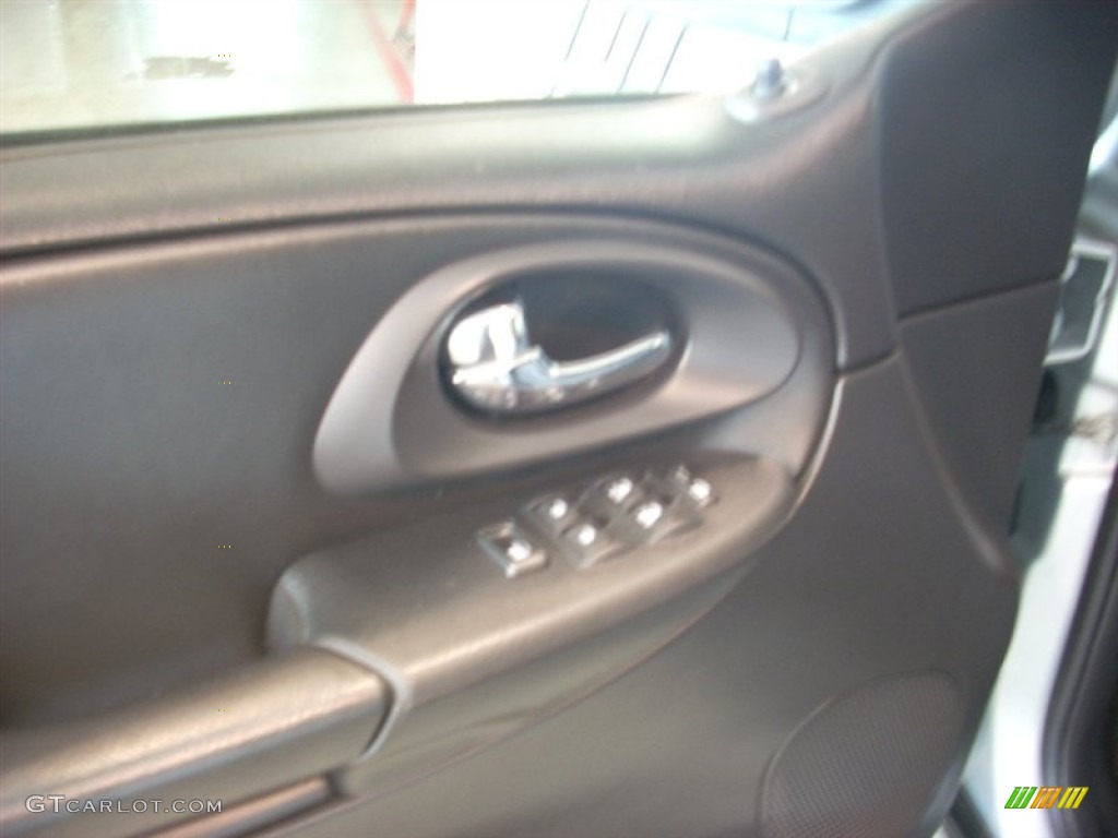 2008 TrailBlazer LT 4x4 - Moondust Metallic / Light Gray photo #5