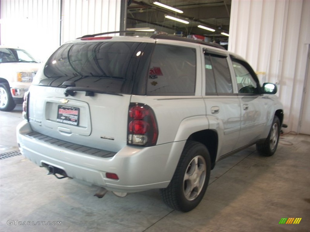 2008 TrailBlazer LT 4x4 - Moondust Metallic / Light Gray photo #13