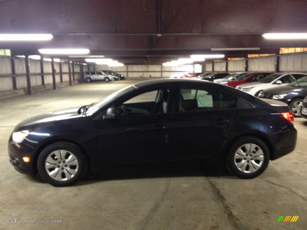 2014 Cruze LS - Blue Ray Metallic / Jet Black/Medium Titanium photo #3