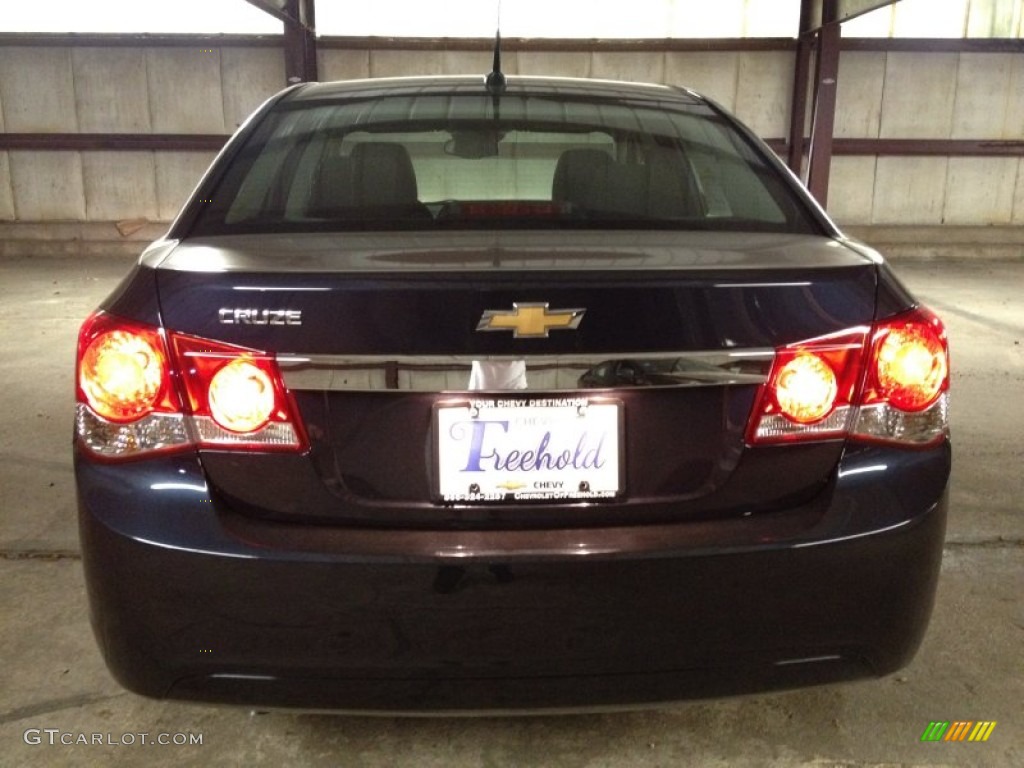 2014 Cruze LS - Blue Ray Metallic / Jet Black/Medium Titanium photo #5