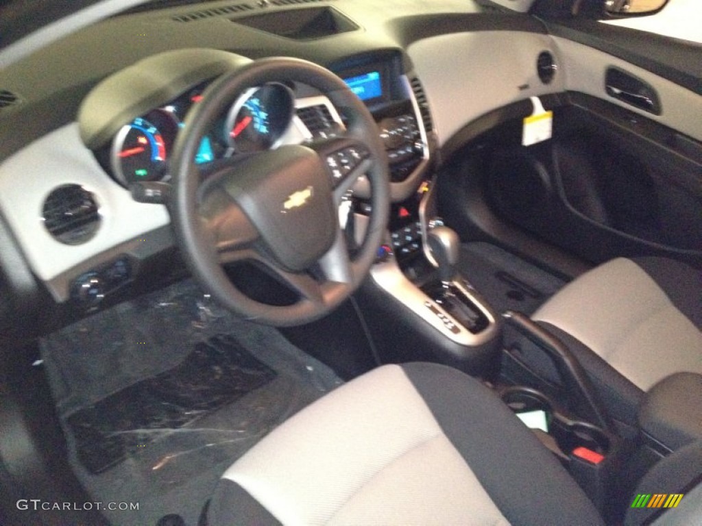 2014 Cruze LS - Blue Ray Metallic / Jet Black/Medium Titanium photo #7