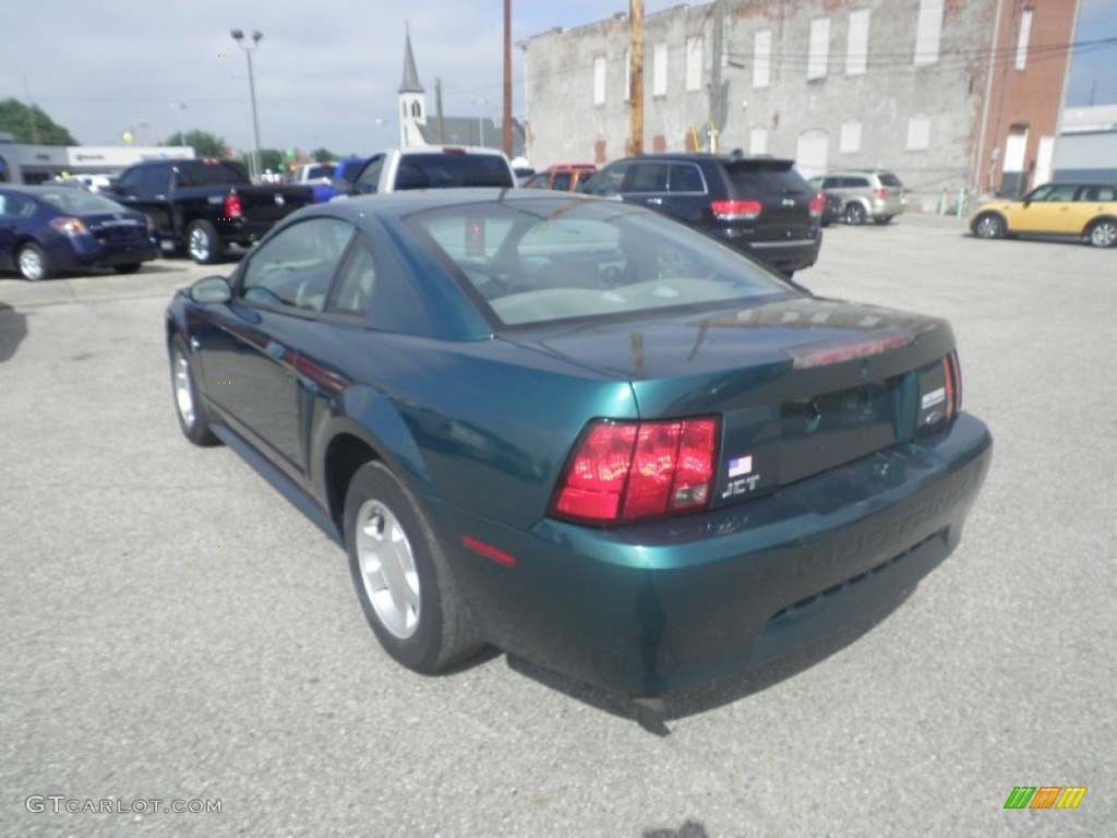 2000 Mustang V6 Coupe - Amazon Green Metallic / Medium Graphite photo #3