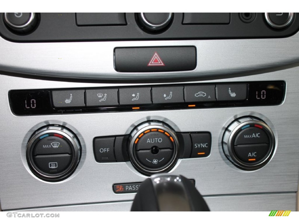 2014 Volkswagen CC R-Line Controls Photo #84921715