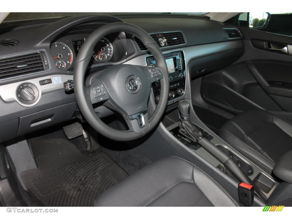 Titan Black Interior 2014 Volkswagen Passat TDI SE Photo #84923785