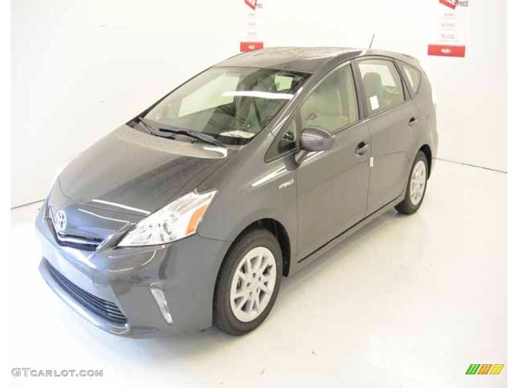 2013 Prius v Three Hybrid - Magnetic Gray Metallic / Misty Gray photo #3