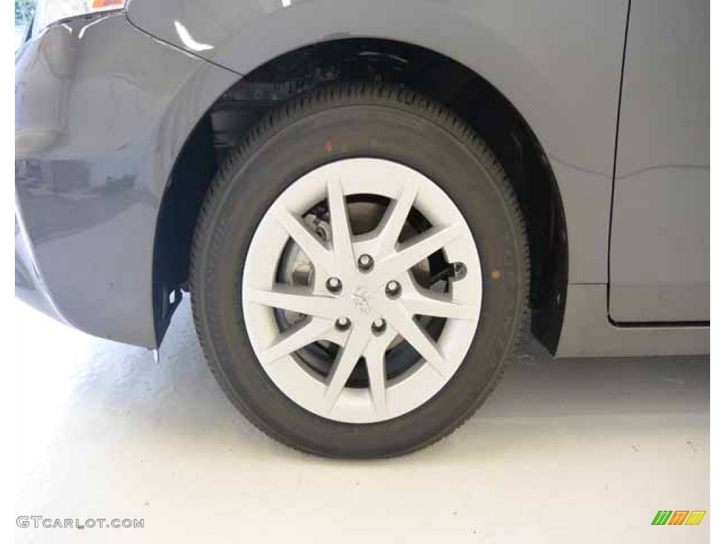 2013 Prius v Three Hybrid - Magnetic Gray Metallic / Misty Gray photo #4