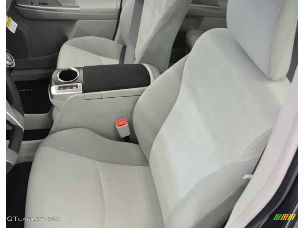 2013 Prius v Three Hybrid - Magnetic Gray Metallic / Misty Gray photo #11