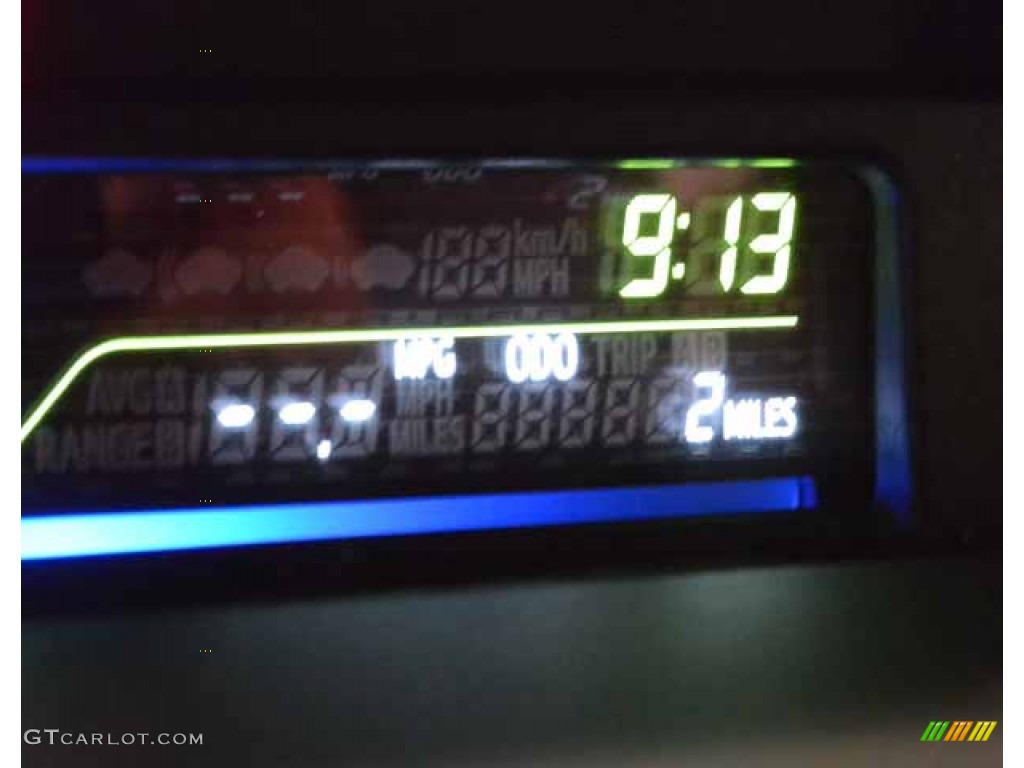 2013 Prius v Three Hybrid - Magnetic Gray Metallic / Misty Gray photo #17