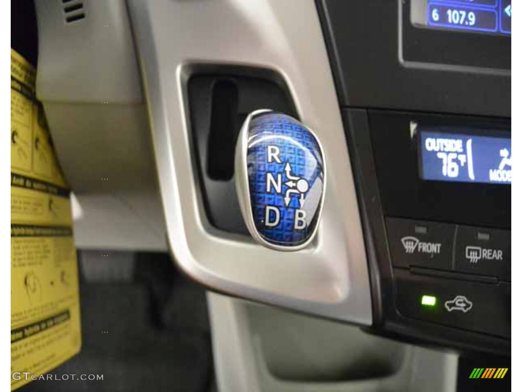 2013 Prius v Three Hybrid - Magnetic Gray Metallic / Misty Gray photo #23