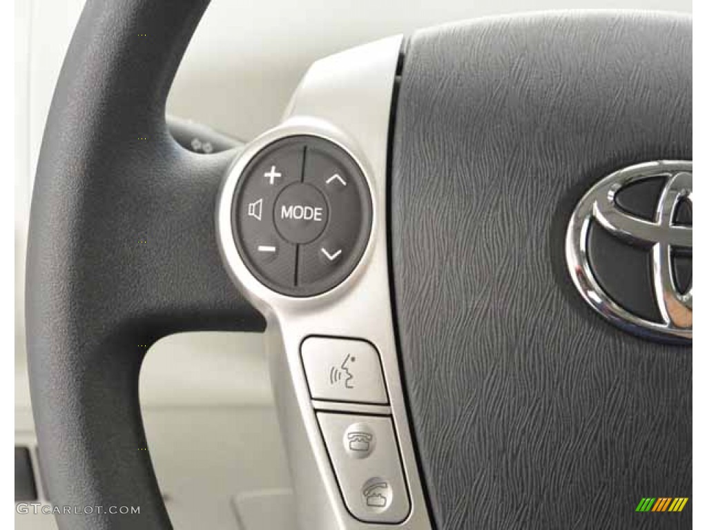 2013 Prius v Three Hybrid - Magnetic Gray Metallic / Misty Gray photo #28