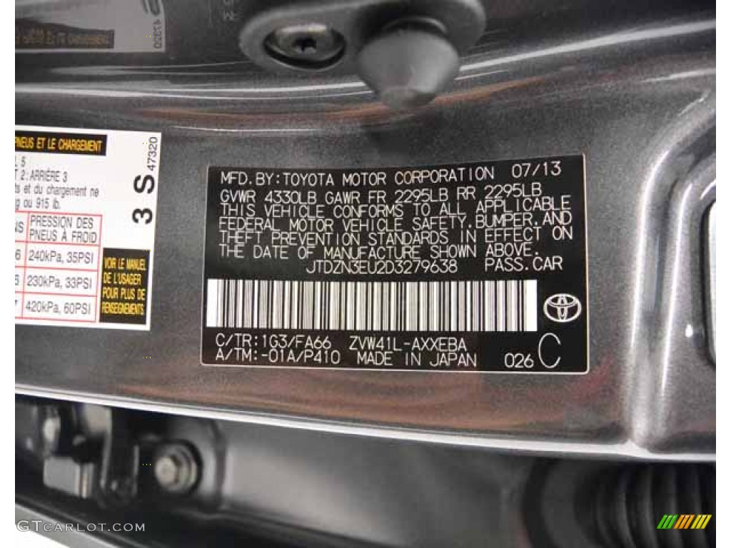 2013 Prius v Three Hybrid - Magnetic Gray Metallic / Misty Gray photo #30