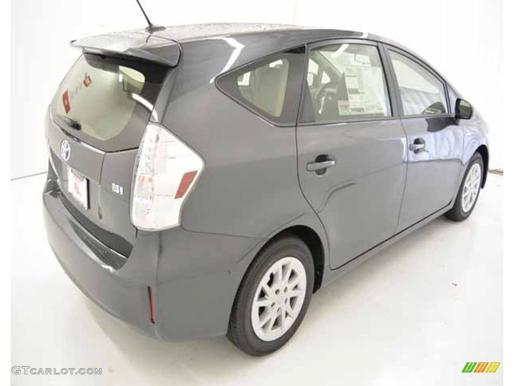 2013 Prius v Three Hybrid - Magnetic Gray Metallic / Misty Gray photo #37