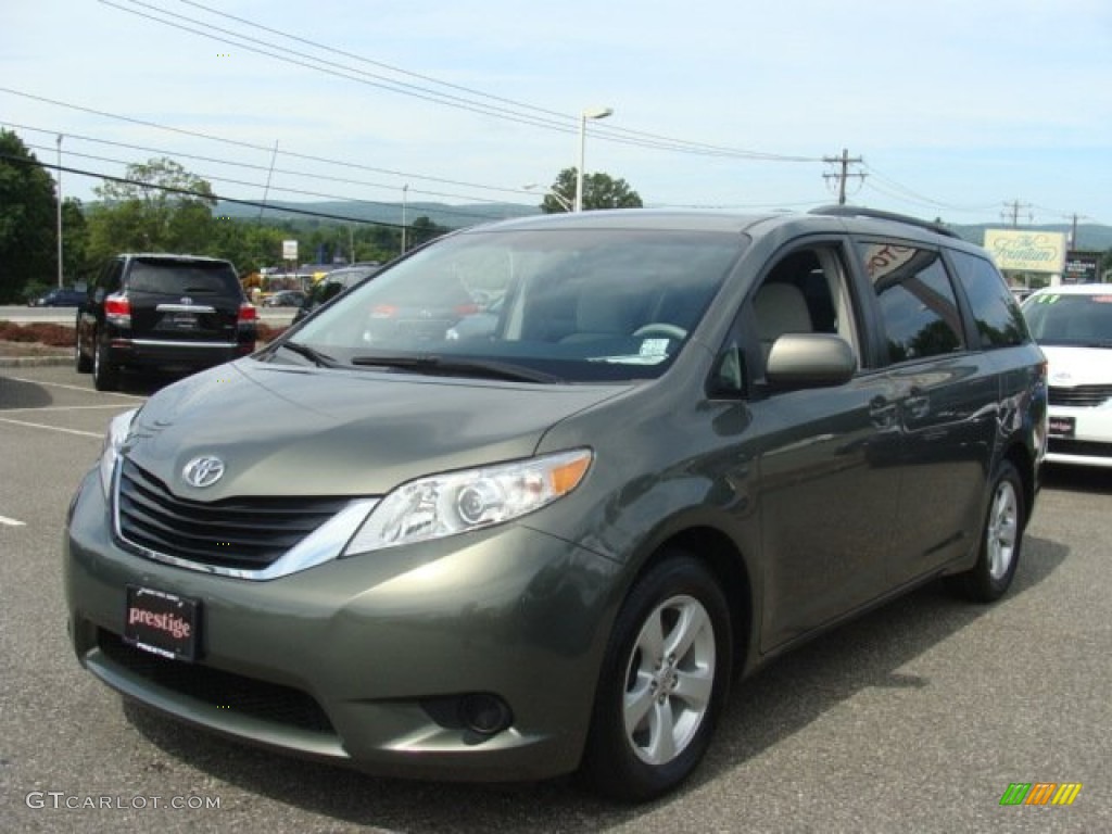 2011 Sienna LE - Cypress Green Pearl / Light Gray photo #3