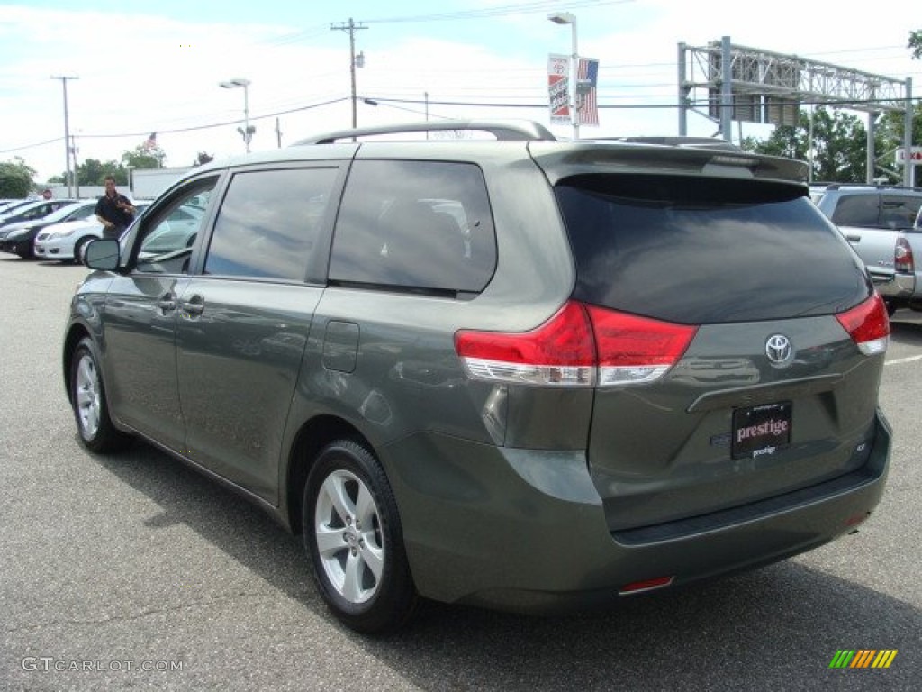 2011 Sienna LE - Cypress Green Pearl / Light Gray photo #4