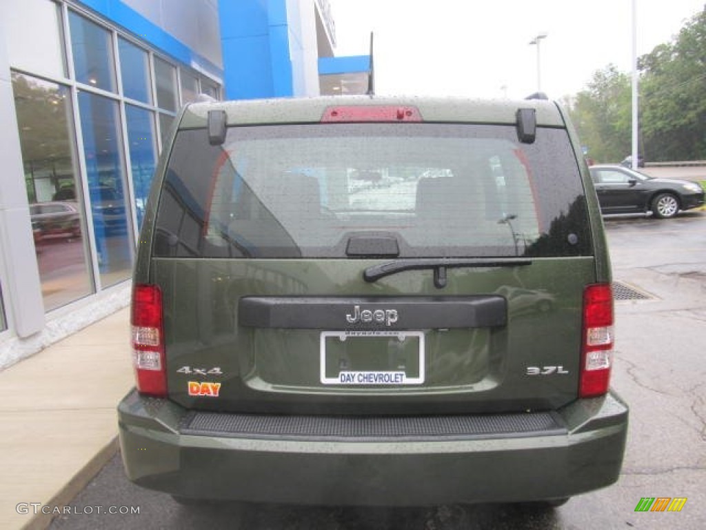 2008 Liberty Sport 4x4 - Jeep Green Metallic / Pastel Pebble Beige photo #5