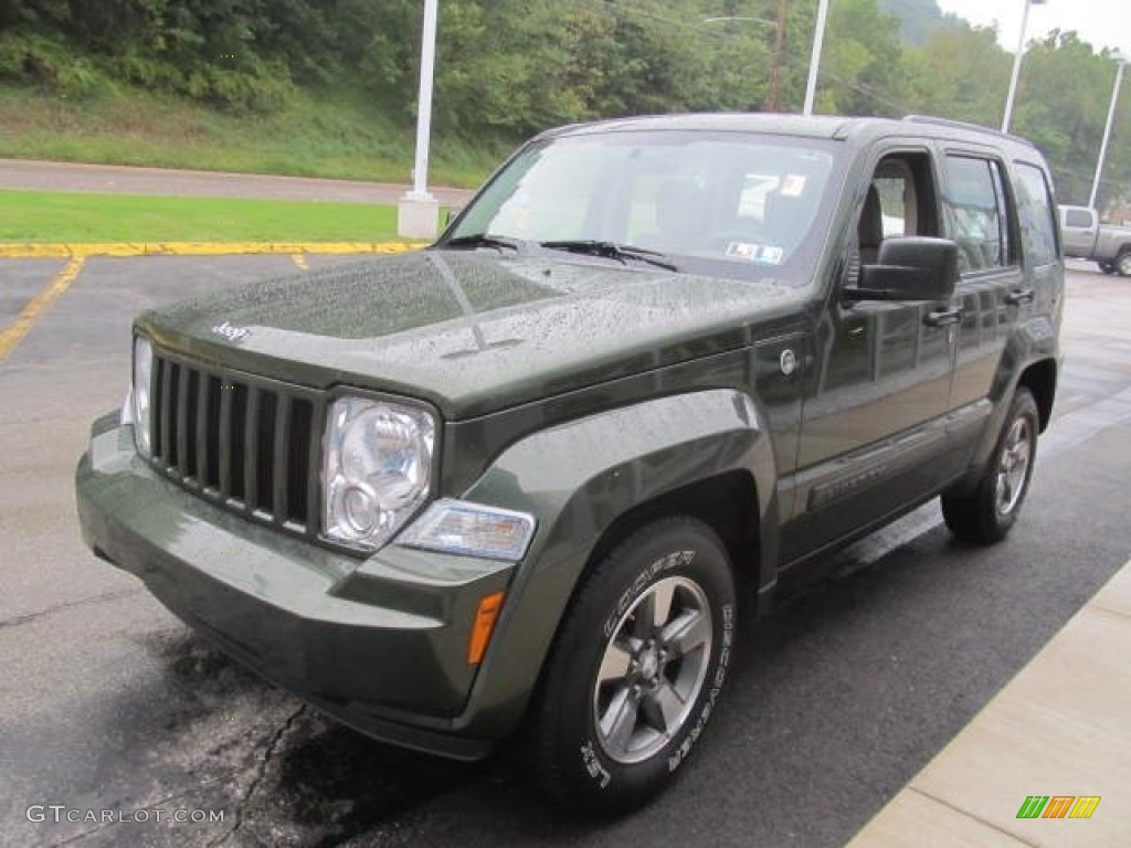 2008 Liberty Sport 4x4 - Jeep Green Metallic / Pastel Pebble Beige photo #9