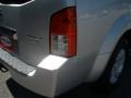 Silver Lightning Metallic - Pathfinder LE Photo No. 18