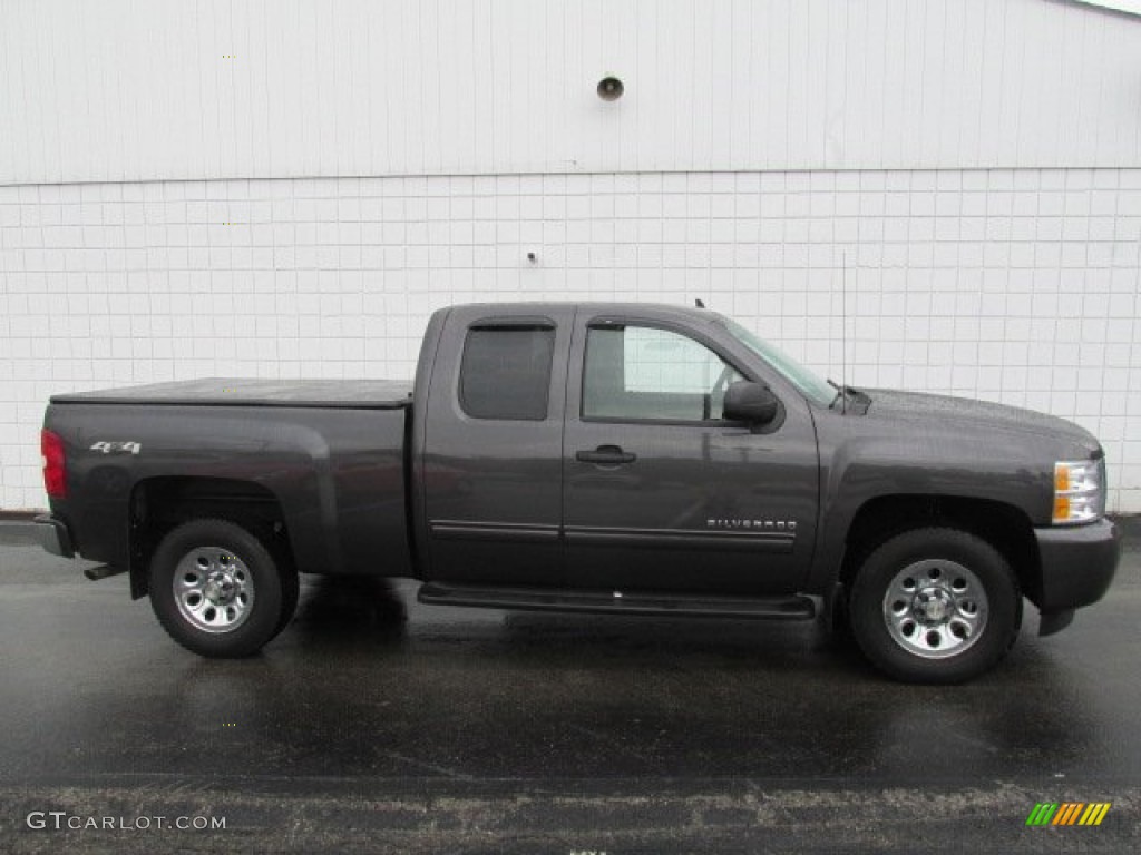 2011 Silverado 1500 LS Extended Cab 4x4 - Taupe Gray Metallic / Dark Titanium photo #2