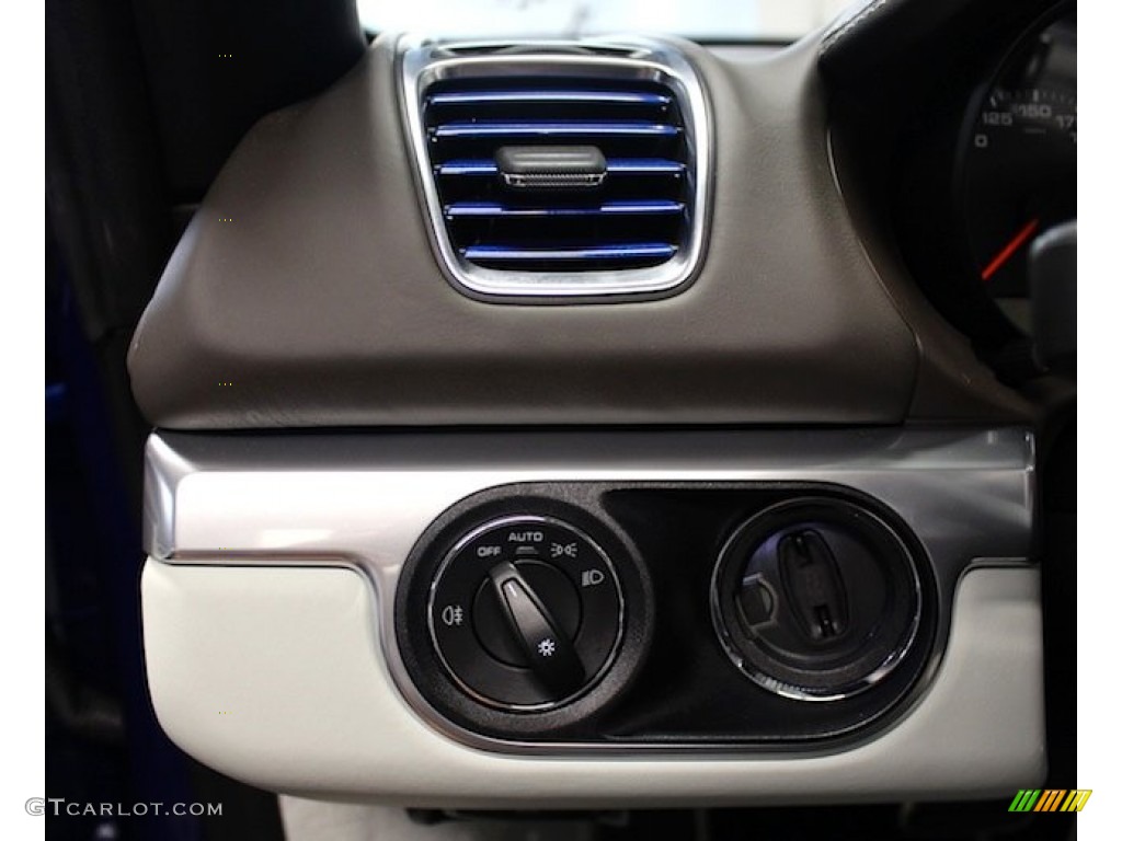 2013 Porsche Boxster S Controls Photo #84935491