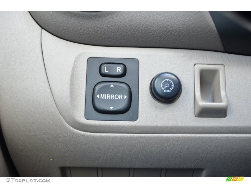 2001 Toyota RAV4 Standard RAV4 Model Controls Photo #84937057
