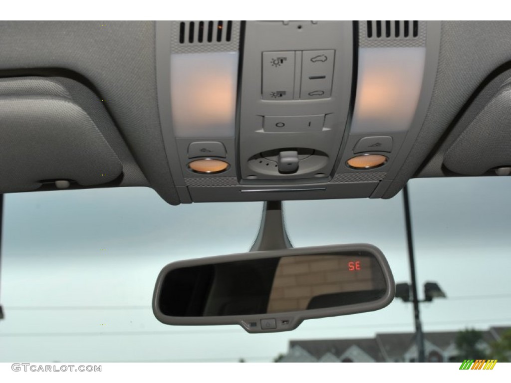 2008 Audi Q7 3.6 Premium quattro Controls Photos