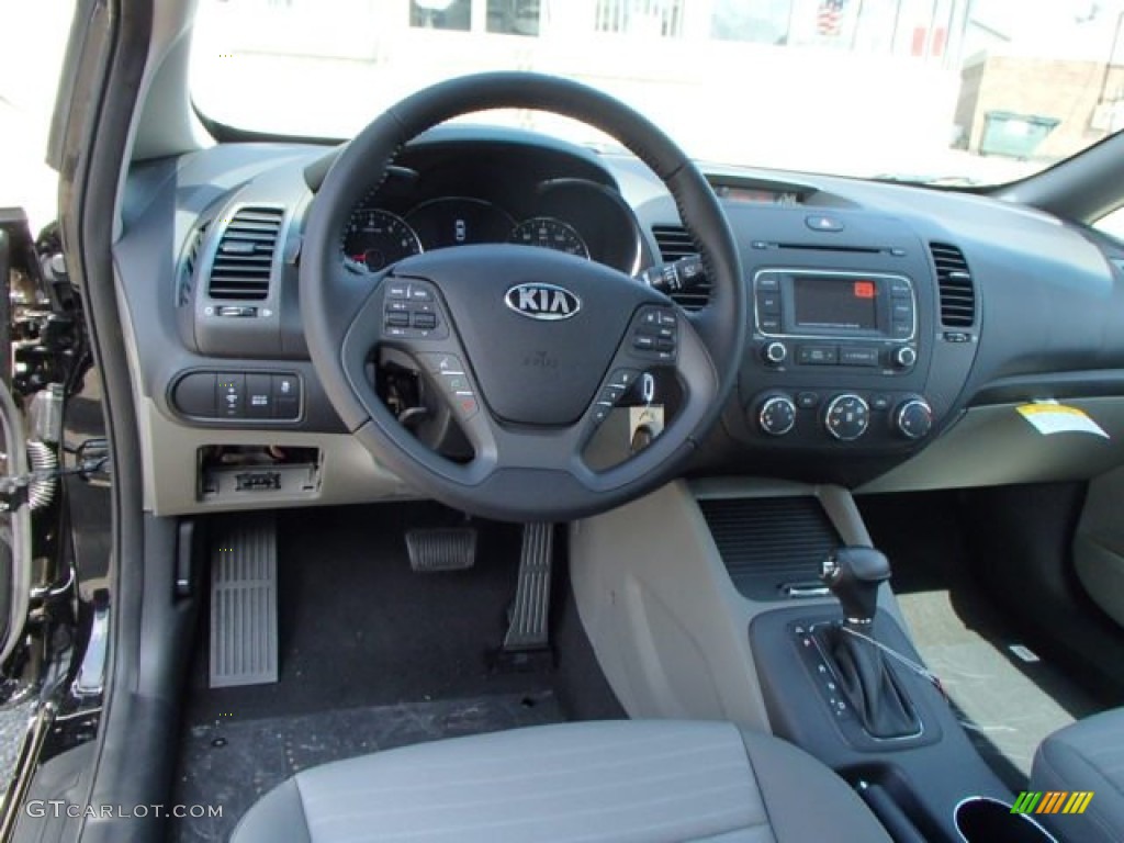 2014 Kia Forte EX Gray Dashboard Photo #84937657