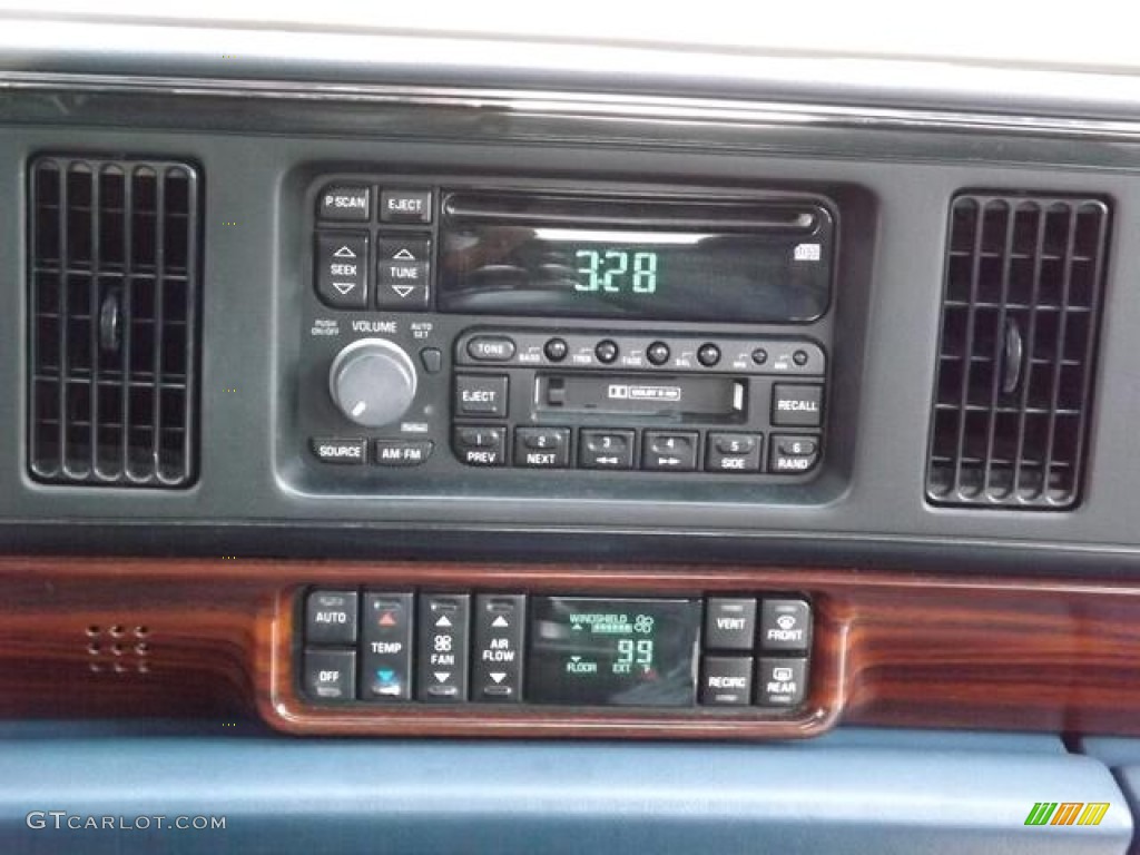 1999 Buick LeSabre Limited Sedan Controls Photos