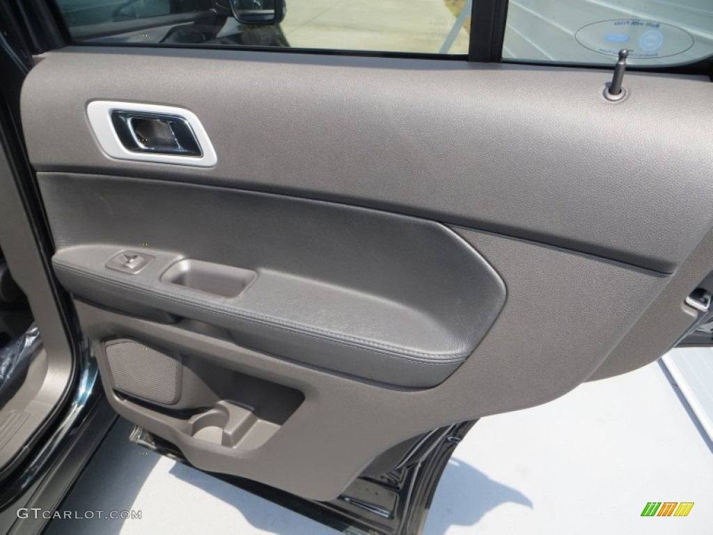 2014 Explorer XLT - Dark Side / Charcoal Black photo #20