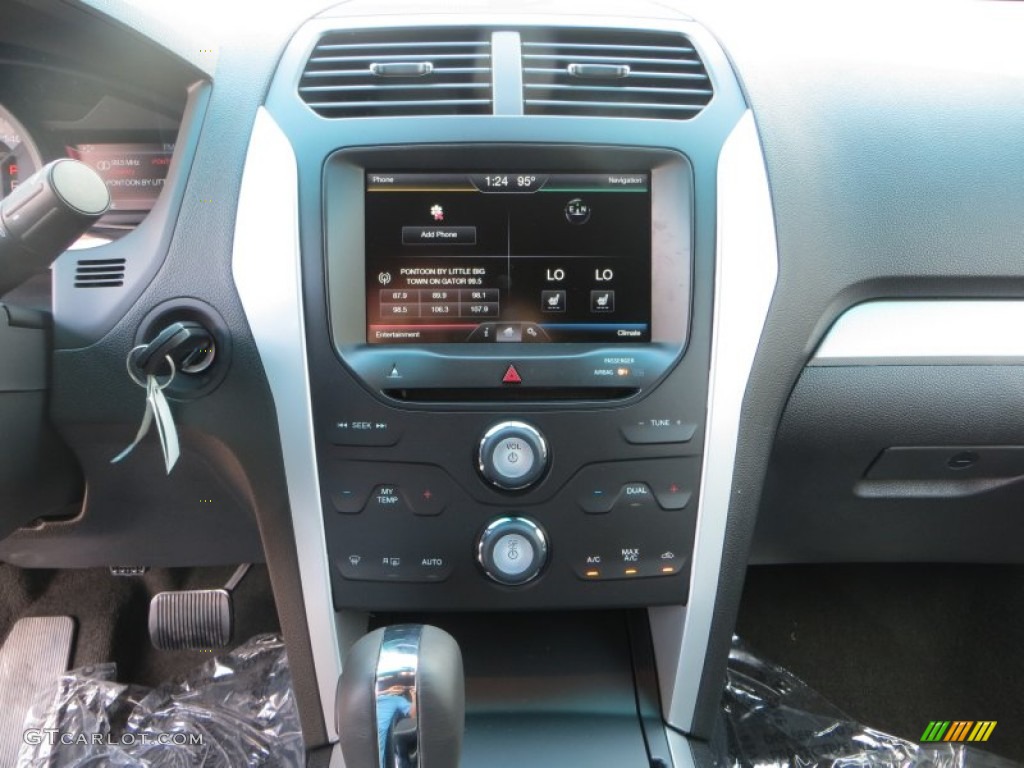 2014 Explorer XLT - Dark Side / Charcoal Black photo #30