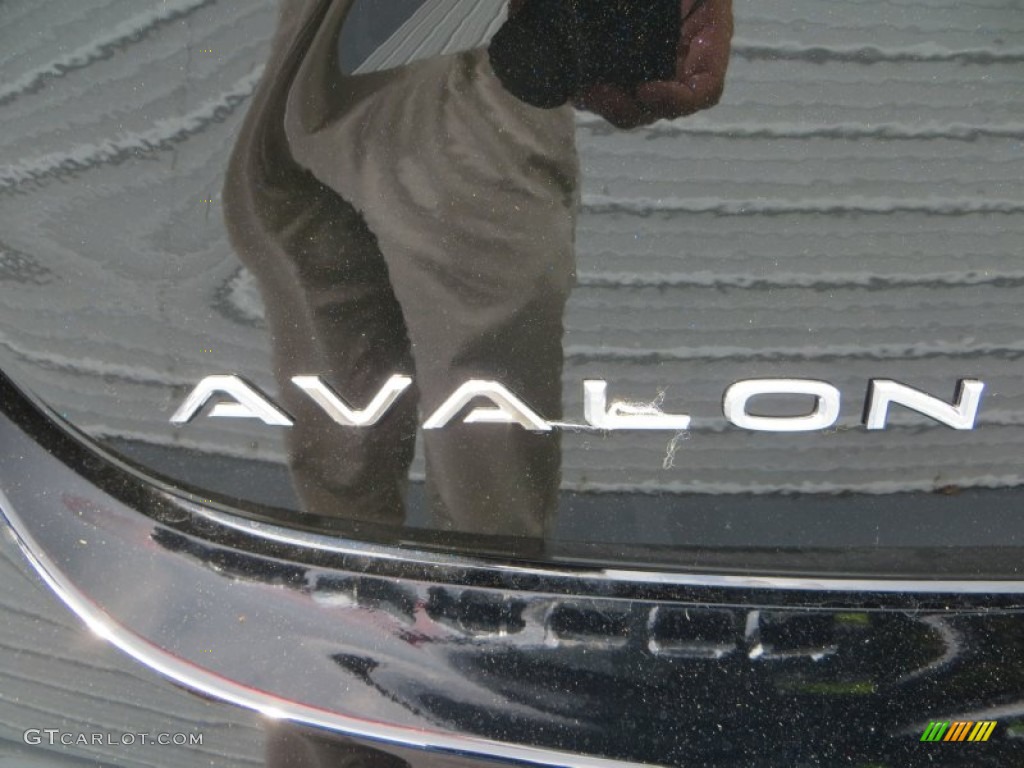 2013 Avalon Hybrid Limited - Attitude Black Pearl / Black photo #12