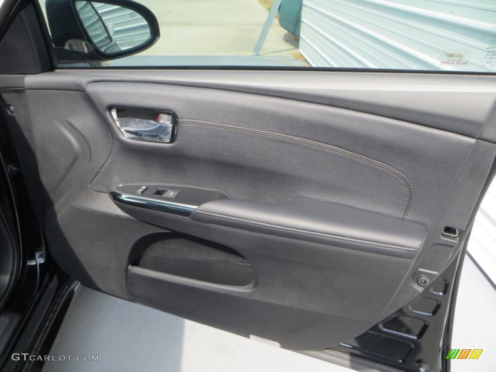 2013 Avalon Hybrid Limited - Attitude Black Pearl / Black photo #16