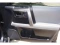 Black - 4Runner SR5 Photo No. 29