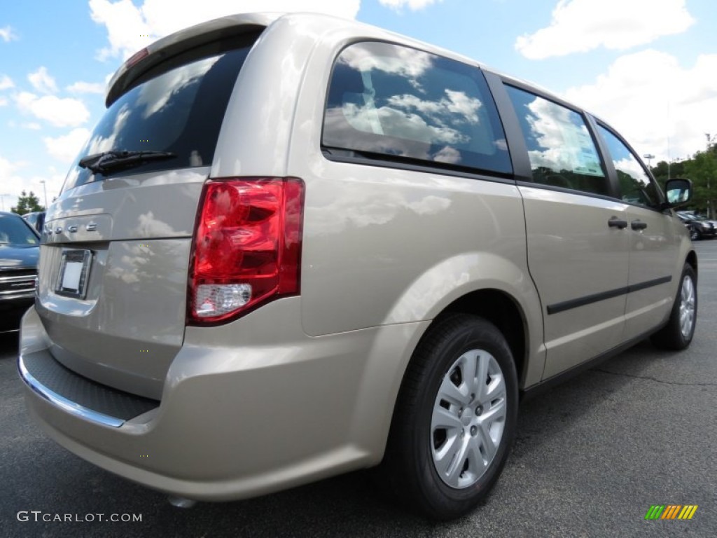 2014 Grand Caravan American Value Package - Cashmere Pearl / Black/Sandstorm photo #3