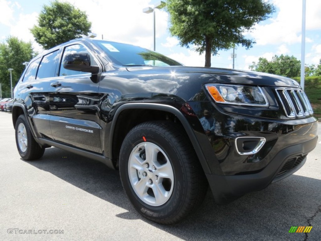 2014 Grand Cherokee Laredo - Brilliant Black Crystal Pearl / New Zealand Black/Light Frost photo #4