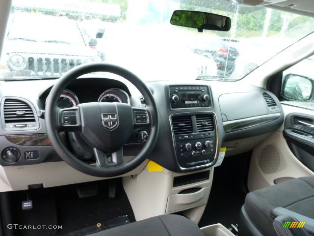 2014 Dodge Grand Caravan SE Black/Light Graystone Dashboard Photo #84945721