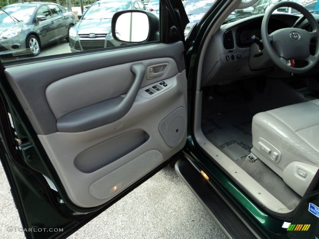 2004 Sequoia SR5 - Imperial Jade Green Mica / Charcoal photo #18