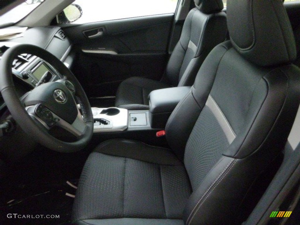 Black Interior 2014 Toyota Camry SE Photo #84956791