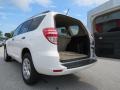 Super White - RAV4 I4 Photo No. 13
