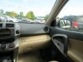 Super White - RAV4 I4 Photo No. 16