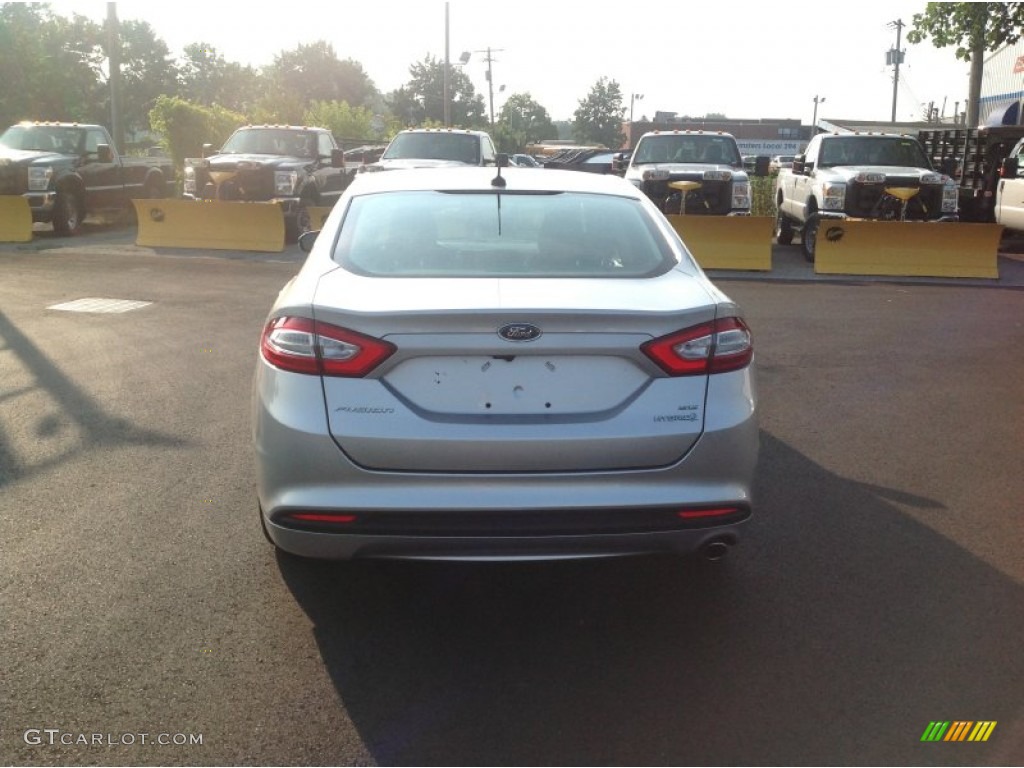 2013 Fusion Hybrid SE - Ingot Silver Metallic / Charcoal Black photo #6