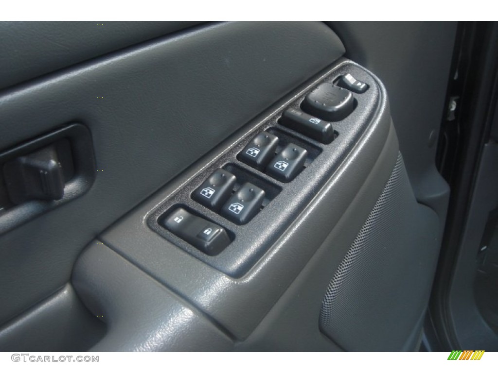 2005 Silverado 3500 LS Crew Cab 4x4 - Black / Dark Charcoal photo #43