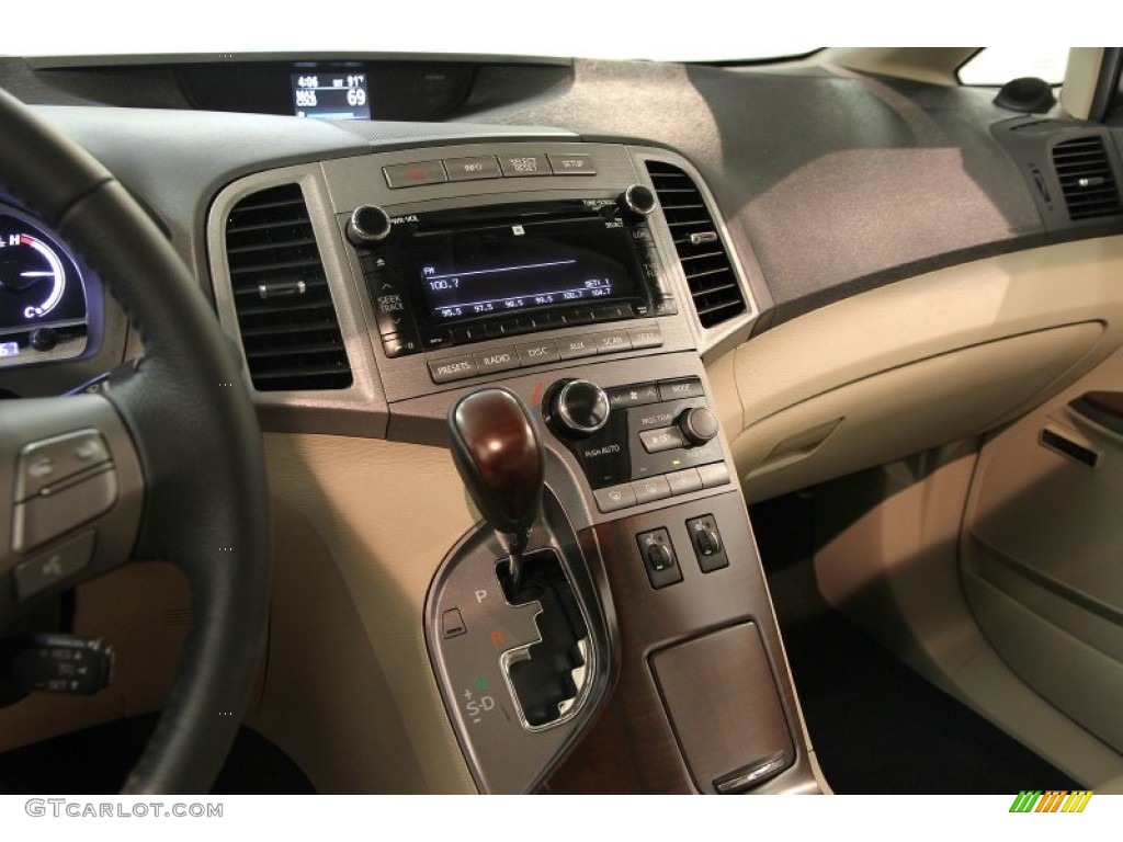 2012 Toyota Venza XLE AWD Controls Photos