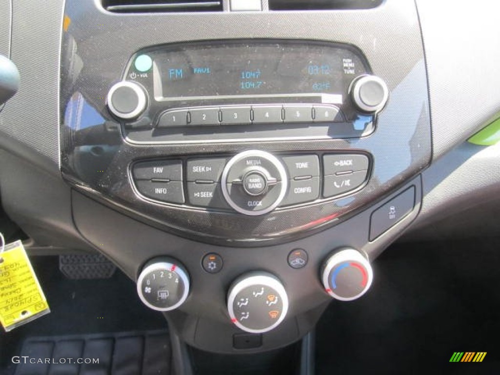 2014 Chevrolet Spark LS Controls Photo #84965657
