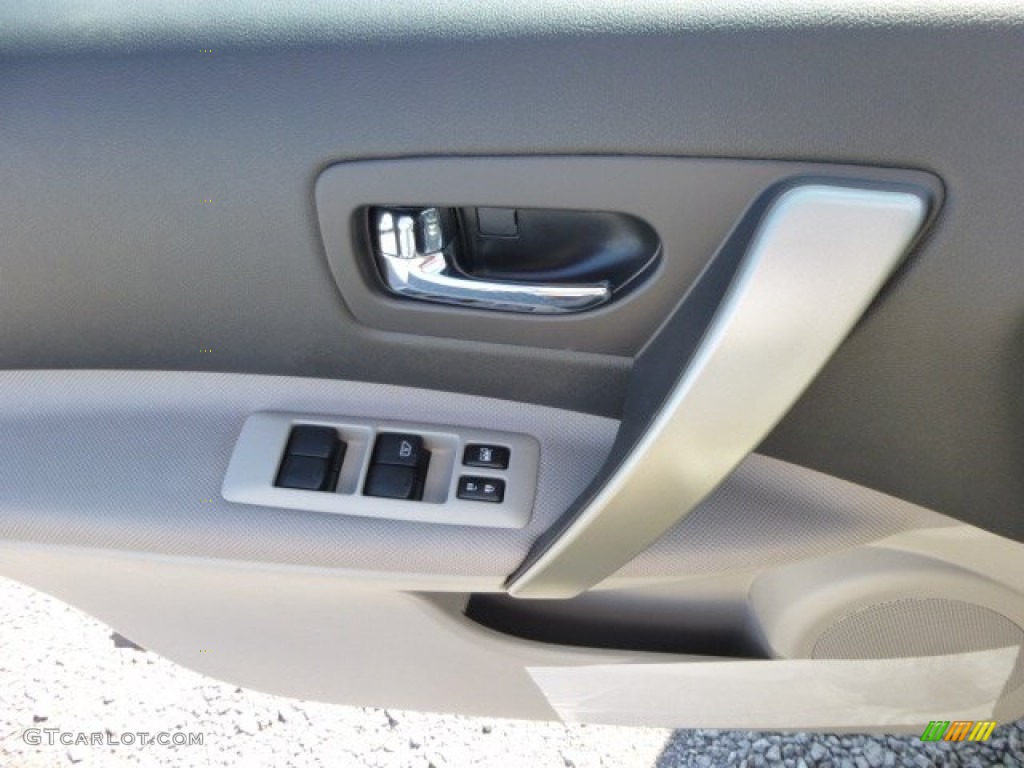 2013 Rogue S AWD - Frosted Steel / Gray photo #17