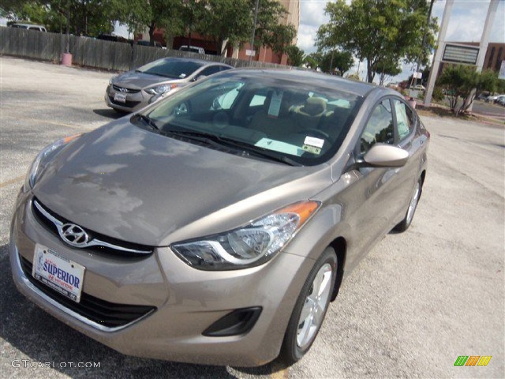 Desert Bronze Hyundai Elantra