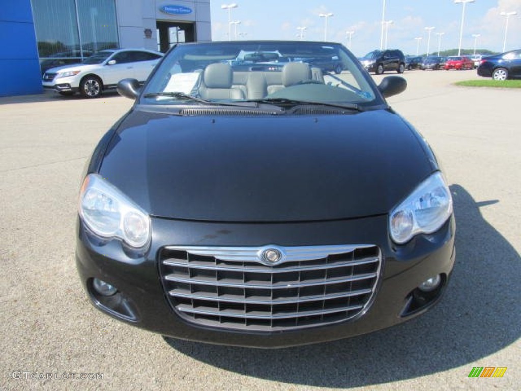2005 Sebring Signature Series Convertible - Brilliant Black / Dark Taupe/Medium Taupe photo #19
