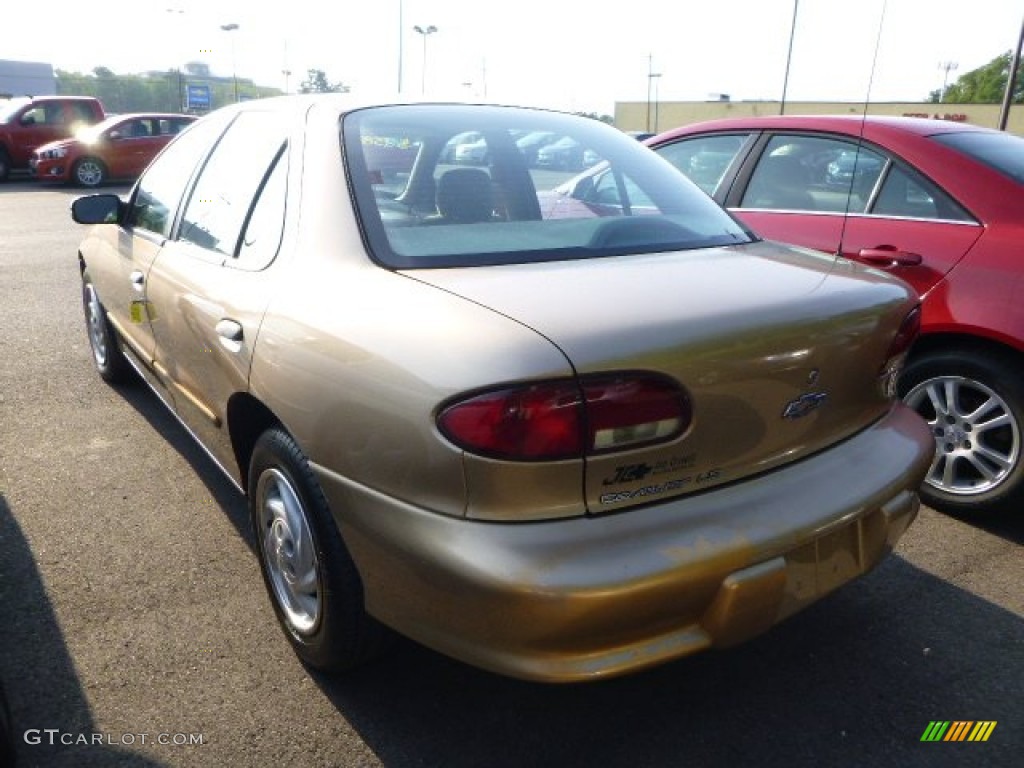 1999 Cavalier LS Sedan - Medium Sunset Gold Metallic / Neutral photo #4