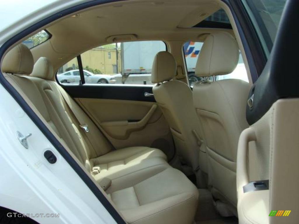 2005 TSX Sedan - Premium White Pearl / Parchment photo #17