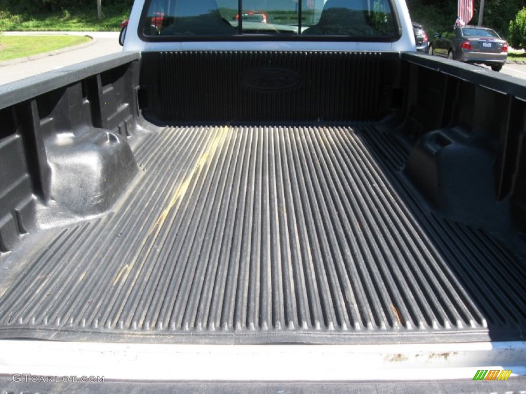 2004 F250 Super Duty XL Regular Cab 4x4 Plow Truck - Oxford White / Medium Flint photo #9
